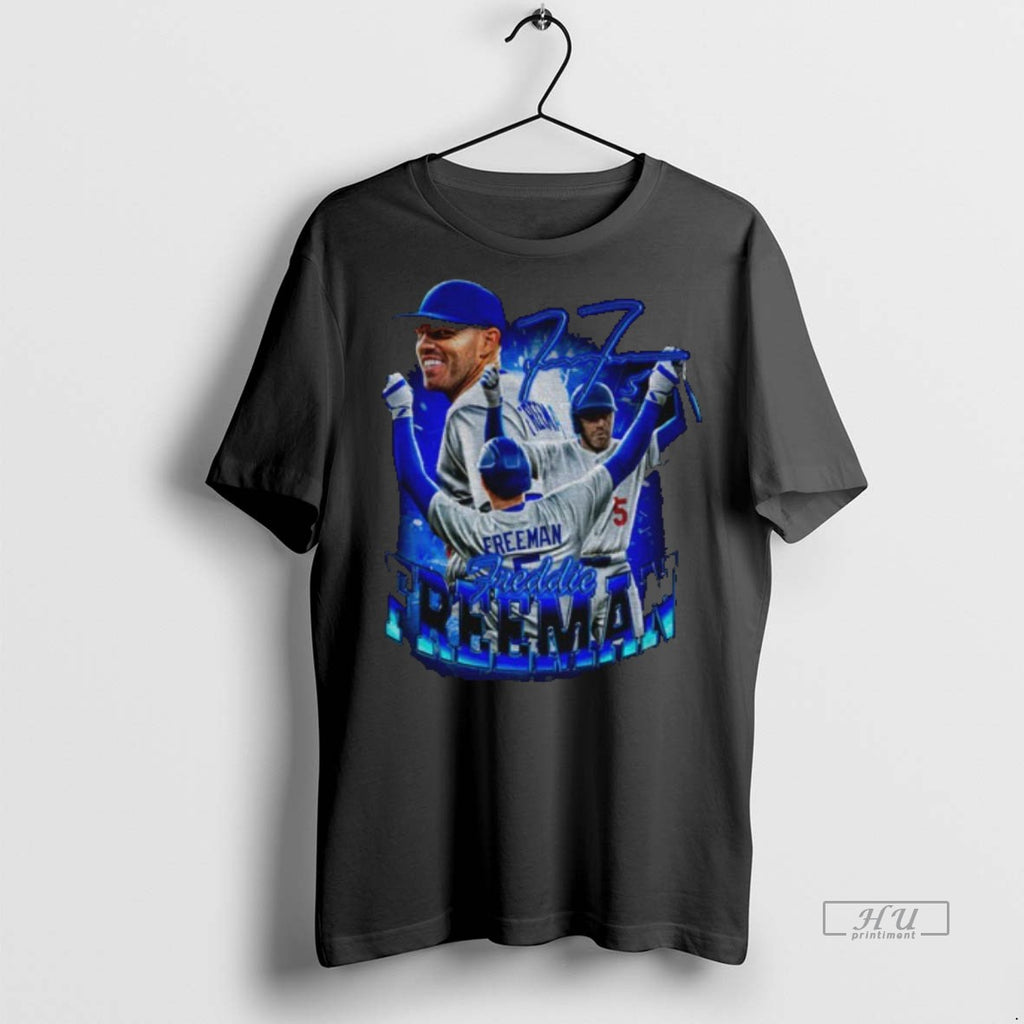 Limited Edition Freddie Freeman Posing Los Angeles Dodgers Mlb Signature Graphic Tee Shirt Sweater