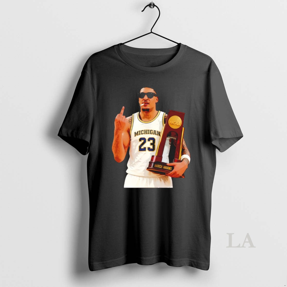 Original Yaxel Lendeborg Middle Finger Holding Trophy Michigan Wolverines Basketball Ncaa