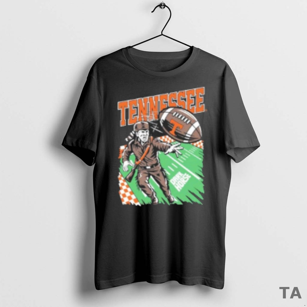Top Dark Horse Nyc X Tennessee Volunteer Ncaa College Football T Shirt Sweater
