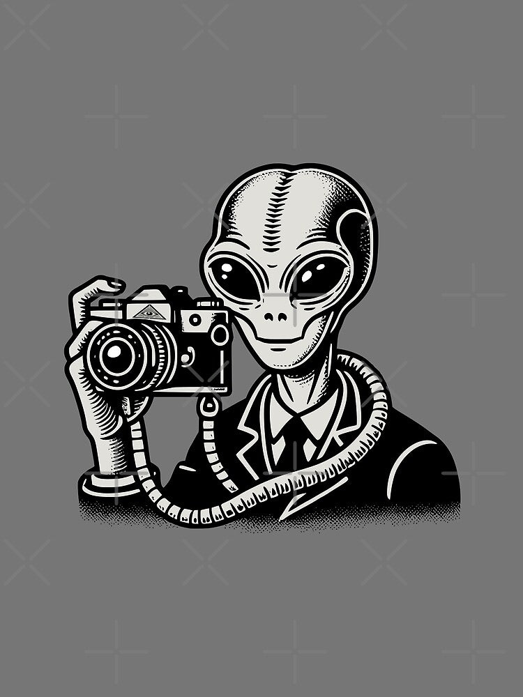 Alien Photographer by Psyche-Delik