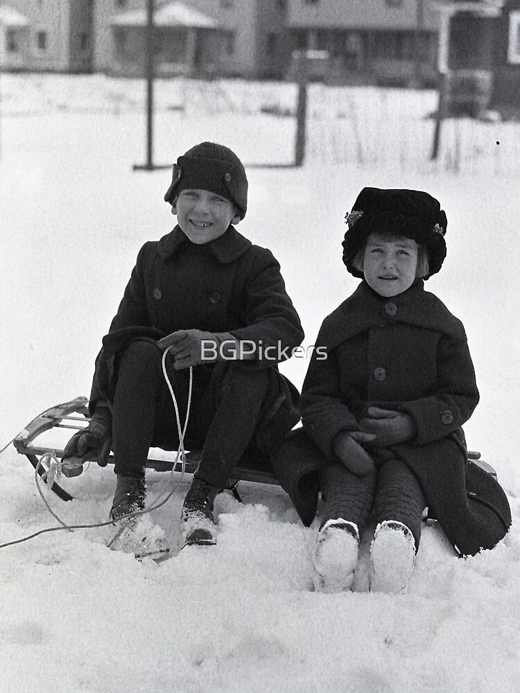 Vintage Children in the Winter by BGPickers